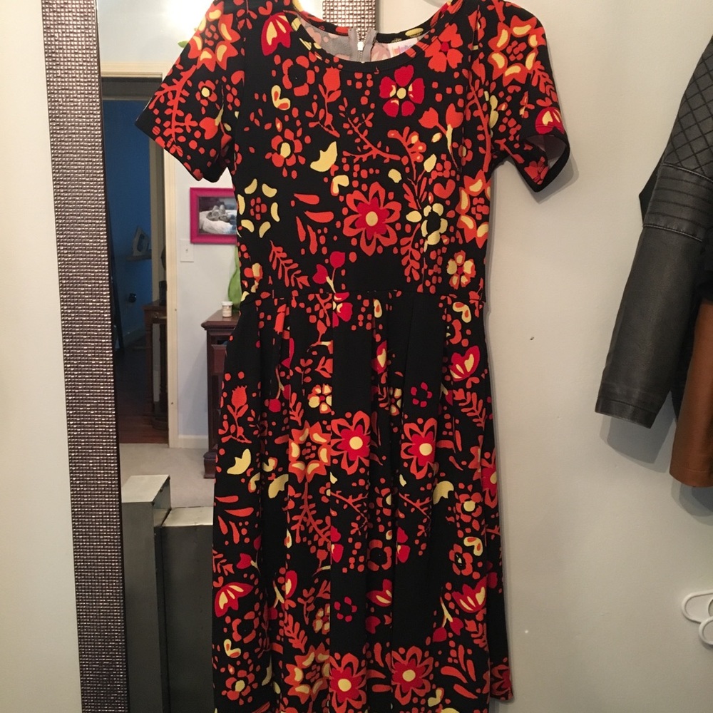 Size small Amelia